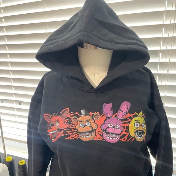 Five nights at Freddy’s hoodie sweater - Picture 3 of 6